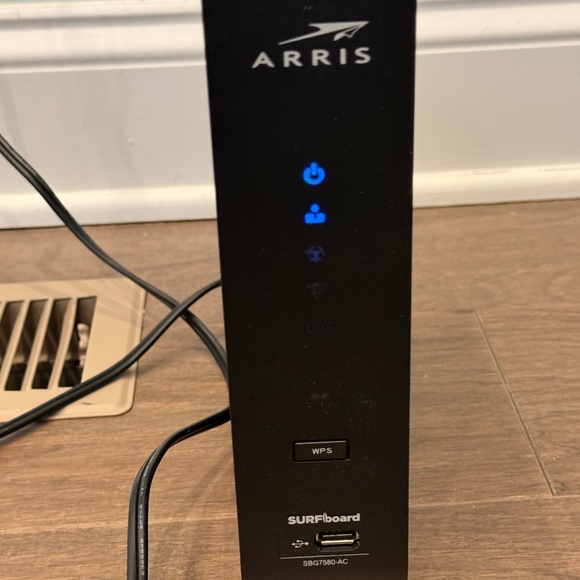 ARRIS Other - ARRIS Surfboard SBG7580AC 32x8 DOCSIS 3.0 Cable Modem / AC1750 Wi-Fi Router